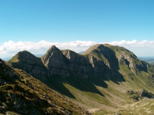 Crinale_del_Monte_Giovo_visto_dal_monte_Rondinaio