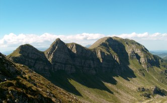 Crinale_del_Monte_Giovo_visto_dal_monte_Rondinaio